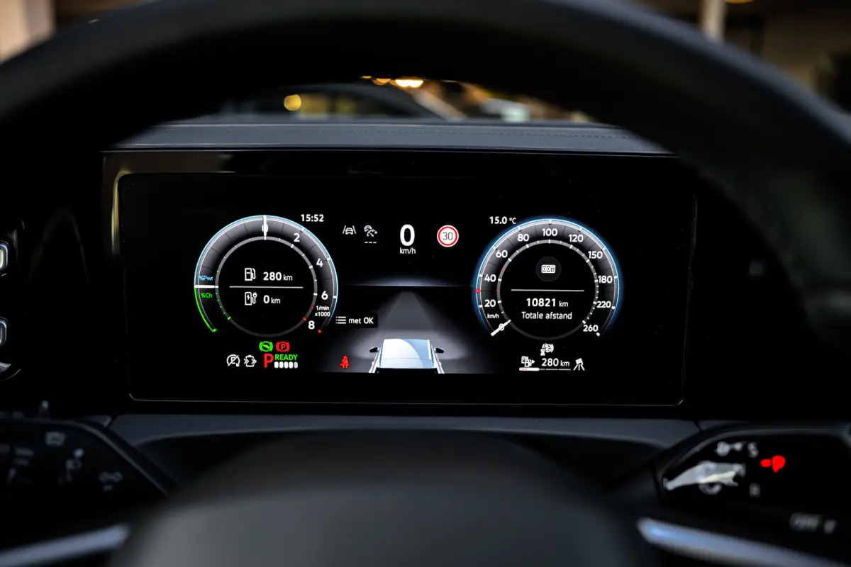 1.5 eHybrid R-Line Edition 272 Pk|Massage |Pano |Trekhaak|360-Camera| Acc | Lane-Assist