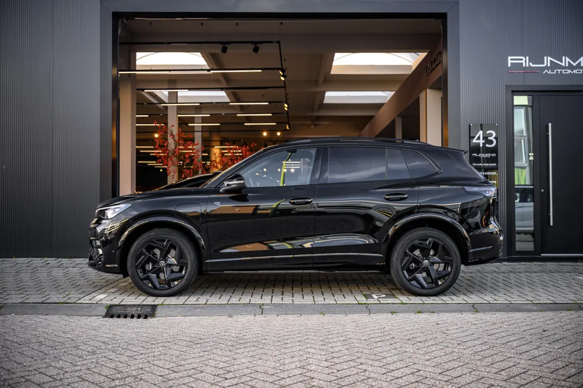 1.5 eHybrid R-Line Edition 272 Pk|Massage |Pano |Trekhaak|360-Camera| Acc | Lane-Assist