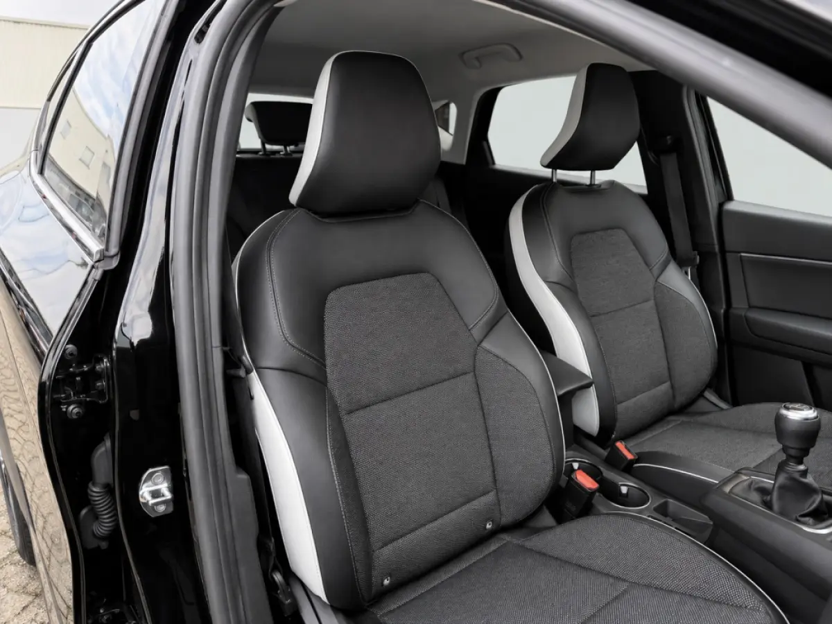 1.0 TCe Bi-Fuel Zen | 9,3* Navigatie scherm | Cruise Control | Climate Control | Apple Carplay/Android Auto | Full Led | Camera