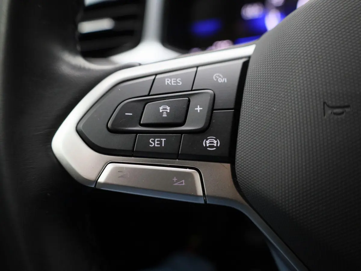 1.0 TSI Life 110 PK| Origineel Nederlands | 1e Eigenaar | Dealeronderhouden | Navigatie | Parkeersensoren | Climatronic | LED Koplampen | Digitale Cockpit | Apple Carplay