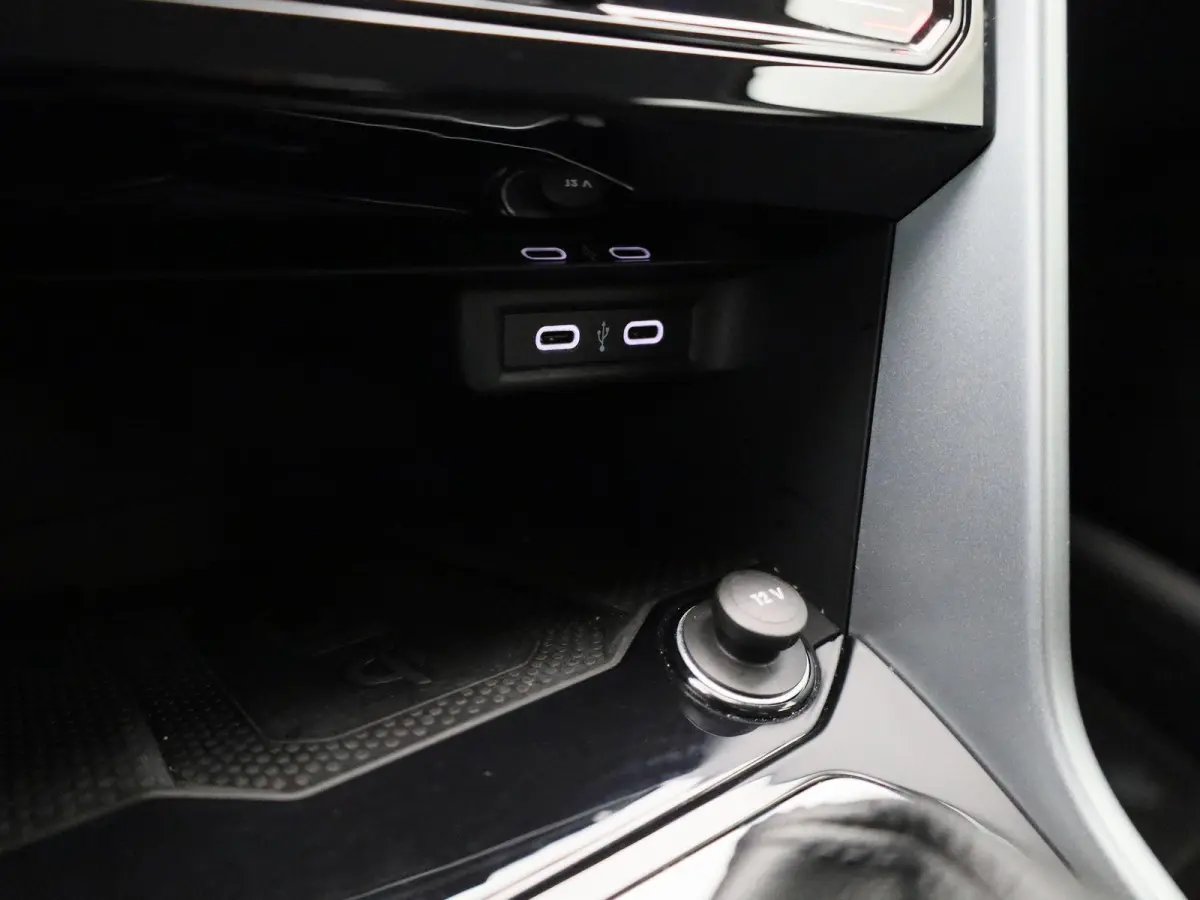 1.0 TSI Life 110 PK| Origineel Nederlands | 1e Eigenaar | Dealeronderhouden | Navigatie | Parkeersensoren | Climatronic | LED Koplampen | Digitale Cockpit | Apple Carplay