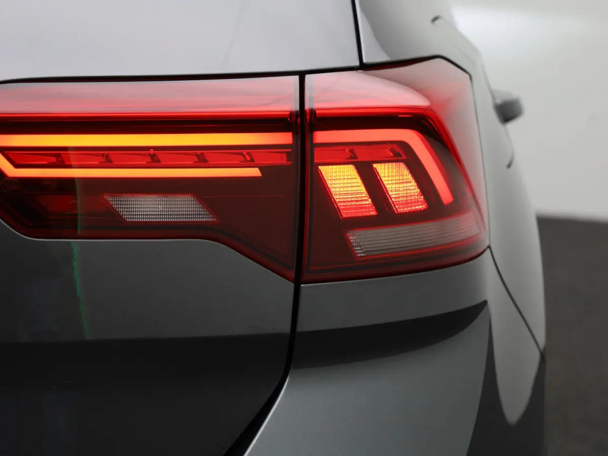 1.0 TSI Life 110 PK| Origineel Nederlands | 1e Eigenaar | Dealeronderhouden | Navigatie | Parkeersensoren | Climatronic | LED Koplampen | Digitale Cockpit | Apple Carplay