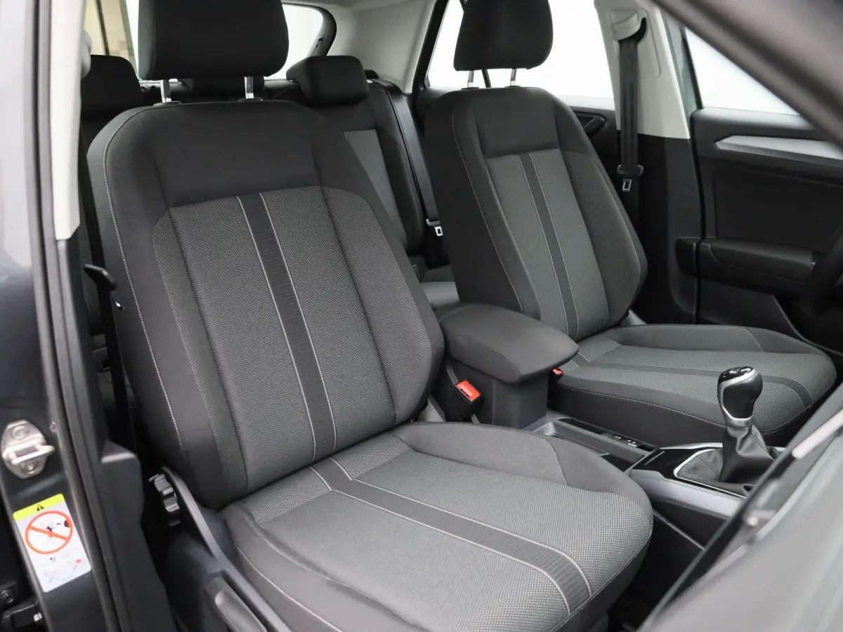 1.0 TSI Life 110 PK| Origineel Nederlands | 1e Eigenaar | Dealeronderhouden | Navigatie | Parkeersensoren | Climatronic | LED Koplampen | Digitale Cockpit | Apple Carplay