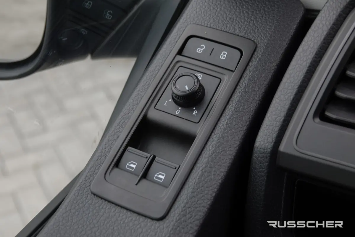L1H1 2.0Tdi 102Pk | Stoel-Stoel | Achteruitrijcamera | Imperiaal | Trekhaak