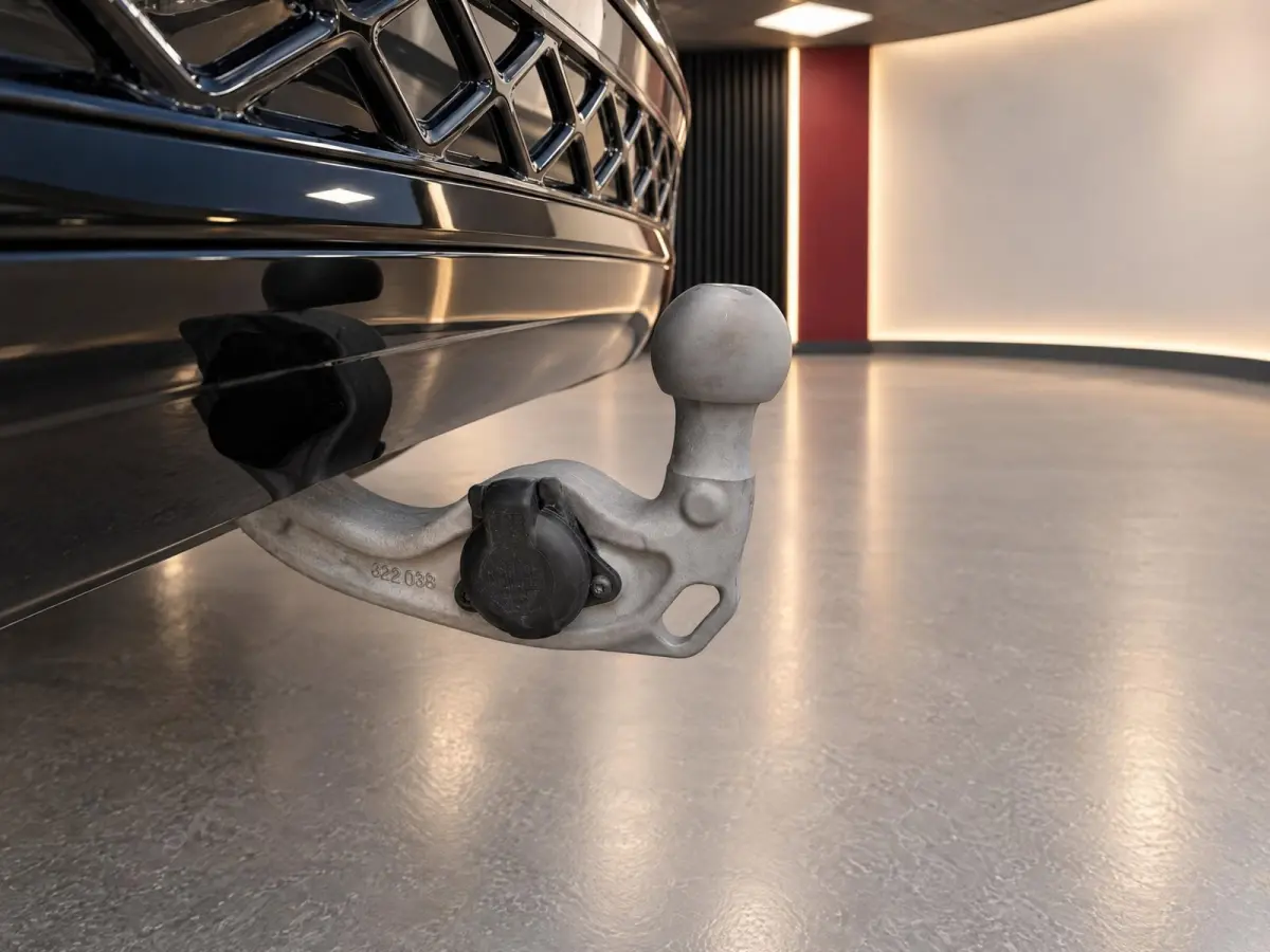 1.5 eHybrid R-Line Edition | Pano | Surround view | Black pack | H/K Sound | Trekhaak | BTW