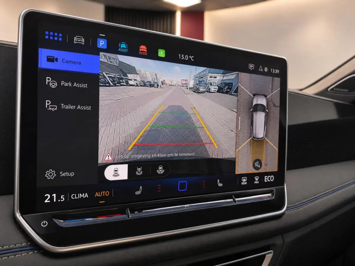 1.5 eHybrid R-Line Edition | Pano | Surround view | Black pack | H/K Sound | Trekhaak | BTW