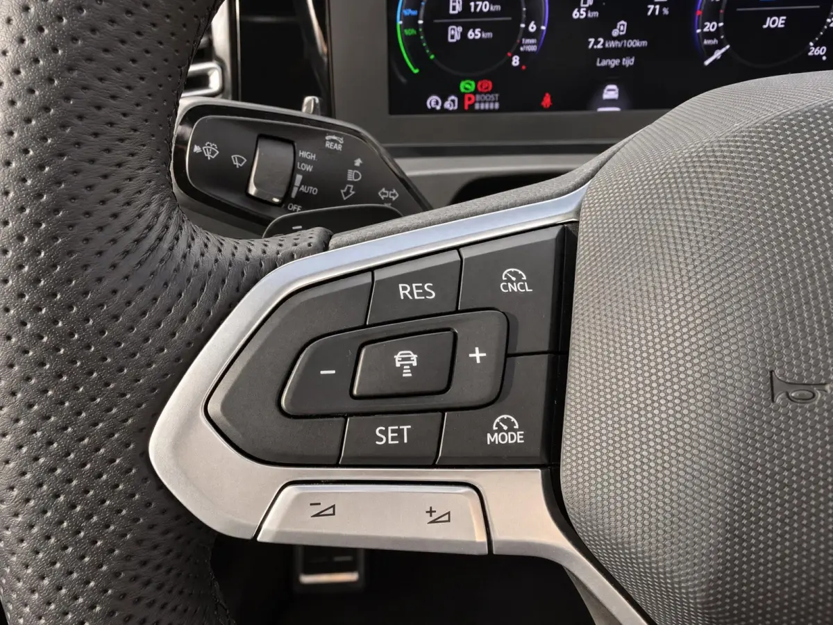 1.5 eHybrid R-Line Edition | Pano | Surround view | Black pack | H/K Sound | Trekhaak | BTW