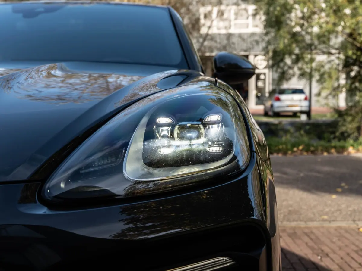 3.0 E-Hybrid Platinum Edition Pano/Keyless/Memory/NL