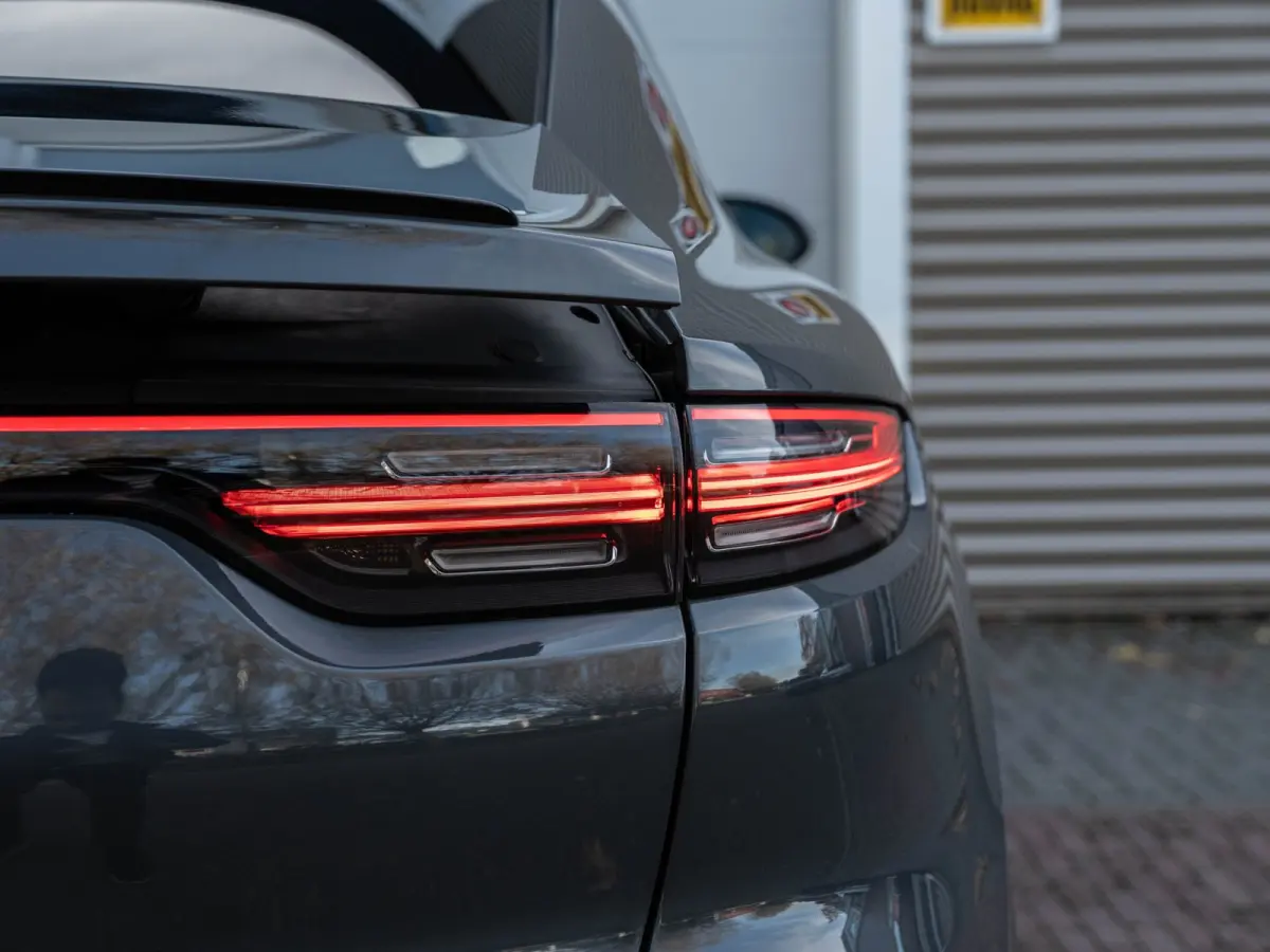 3.0 E-Hybrid Platinum Edition Pano/Keyless/Memory/NL