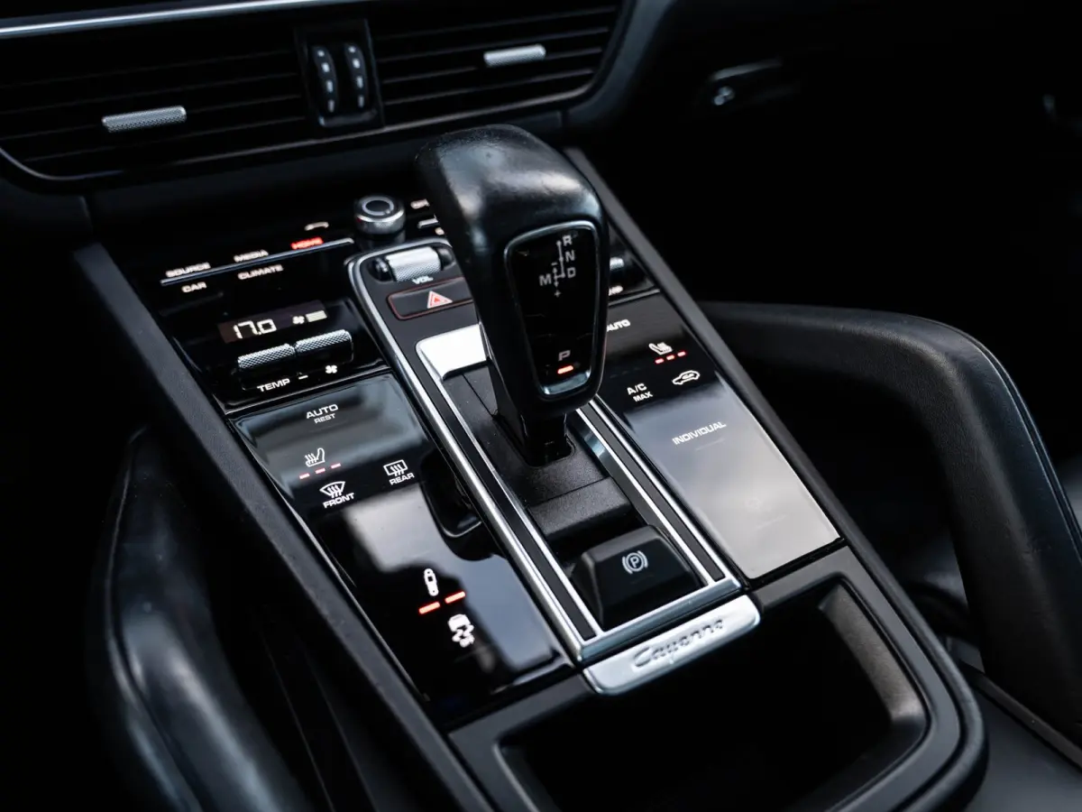 3.0 E-Hybrid Platinum Edition Pano/Keyless/Memory/NL