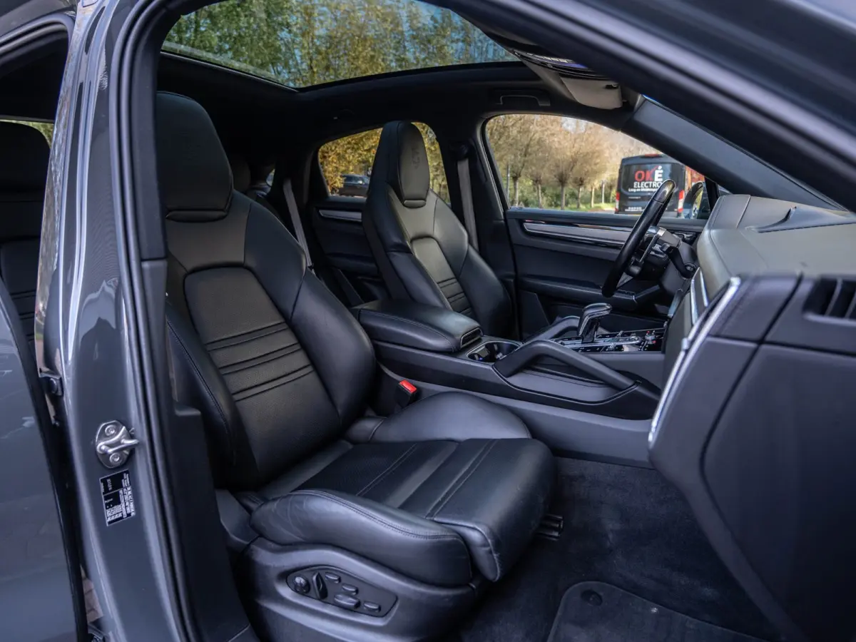 3.0 E-Hybrid Platinum Edition Pano/Keyless/Memory/NL