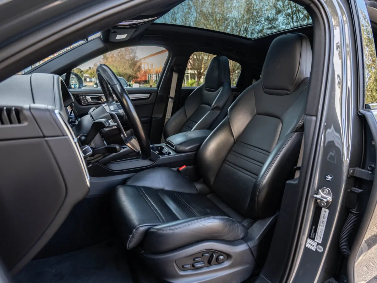 3.0 E-Hybrid Platinum Edition Pano/Keyless/Memory/NL