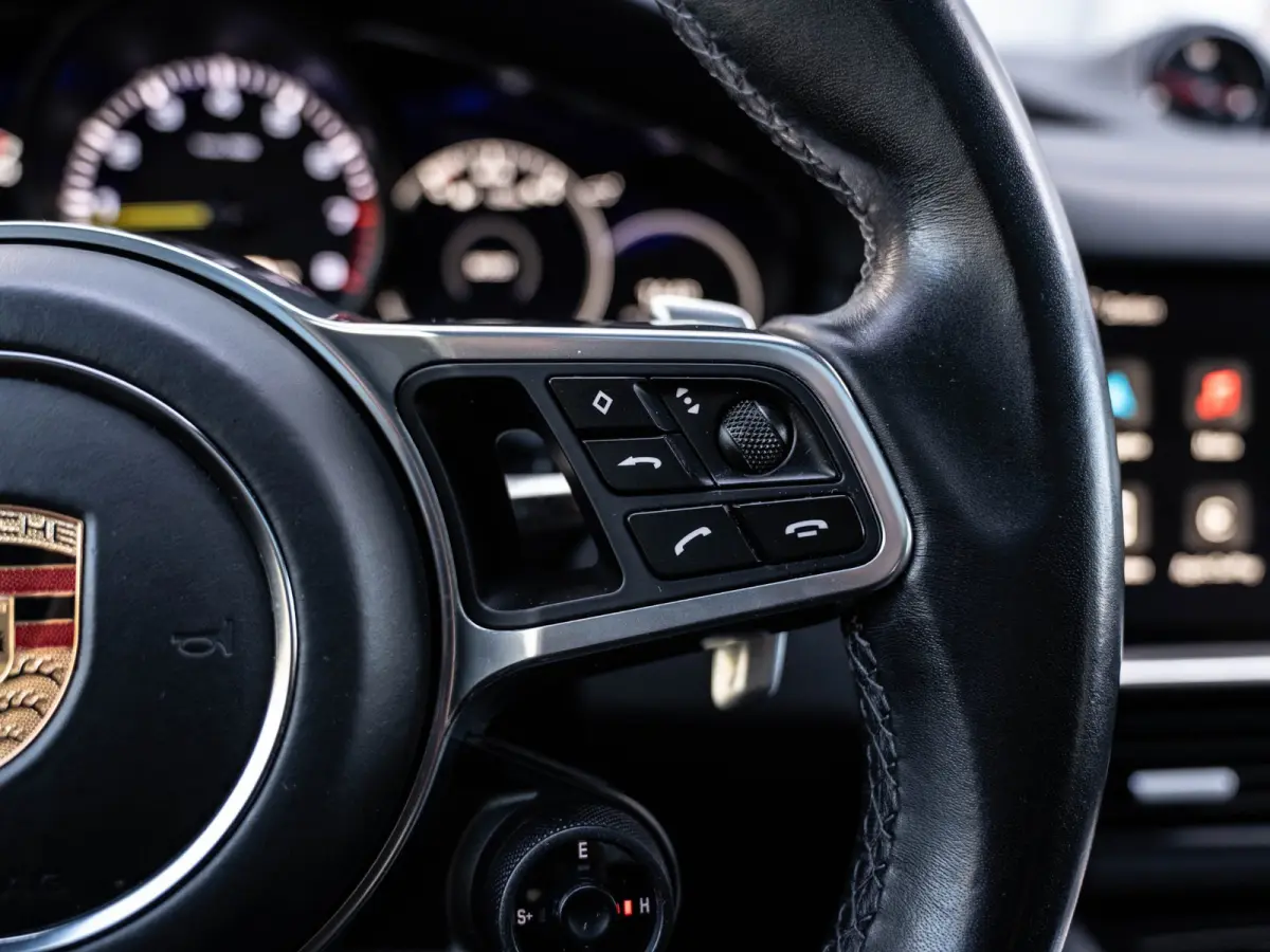 3.0 E-Hybrid Platinum Edition Pano/Keyless/Memory/NL