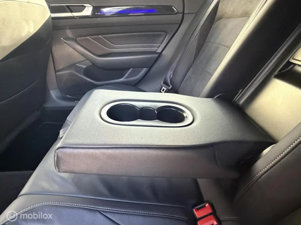 1.4 TSI eHybrid R-Line Business+ FULL OPTIONS!!