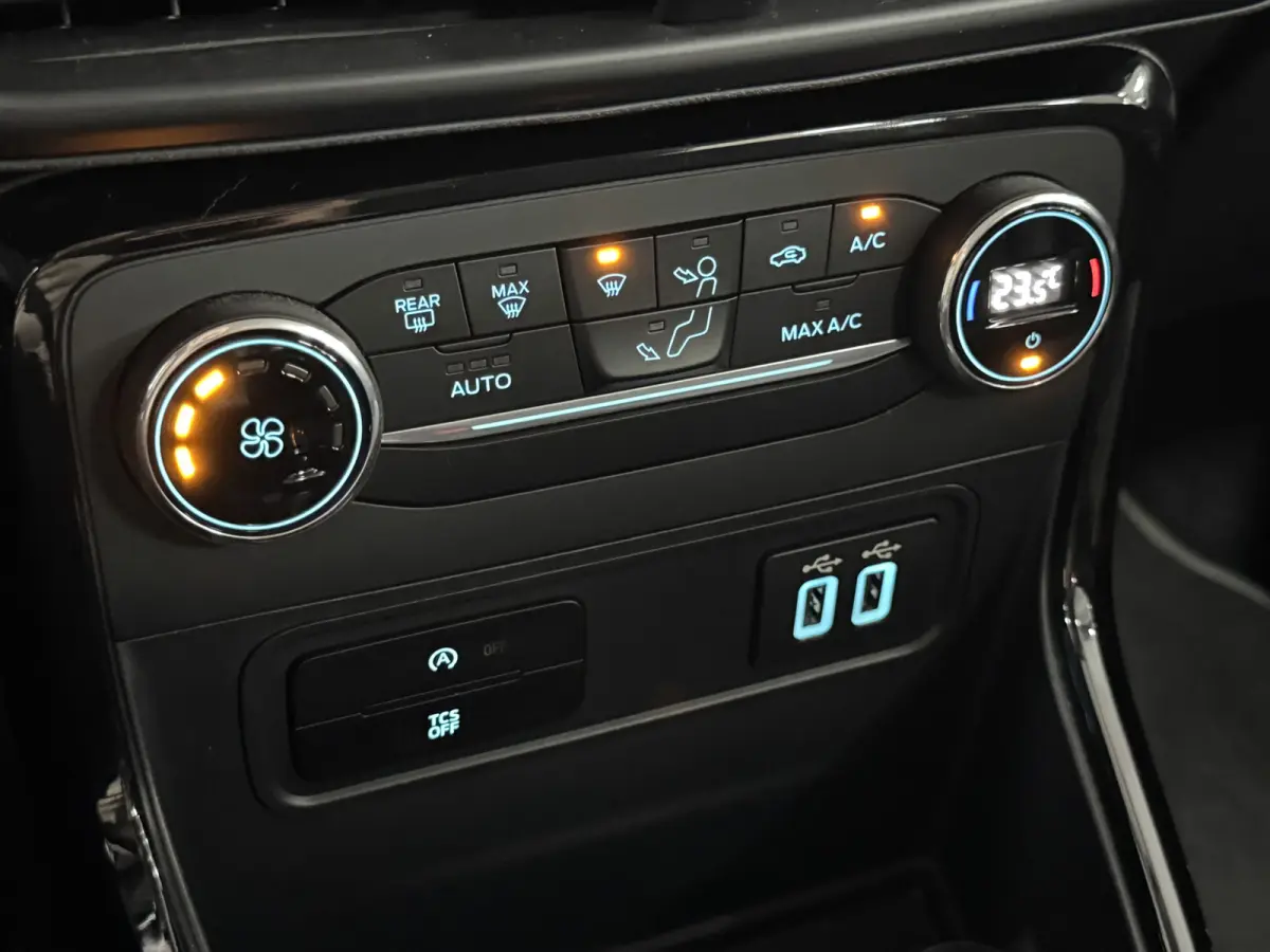 1.0 EcoBoost Titanium Trekhaak Camera Cruise Climate