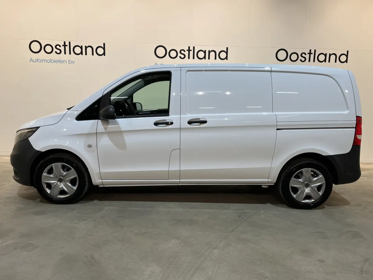 114 CDI L1 Pro RWD Automaat Servicebus / Sortimo Inrichting / Euro 6 / Schuifdeur L + R / 220V. / Airco / Cruise Control / Camera / CarPlay / Trekhaak / Klep / 3-Zits