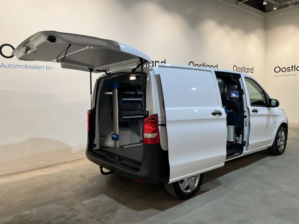114 CDI L1 Pro RWD Automaat Servicebus / Sortimo Inrichting / Euro 6 / Schuifdeur L + R / 220V. / Airco / Cruise Control / Camera / CarPlay / Trekhaak / Klep / 3-Zits