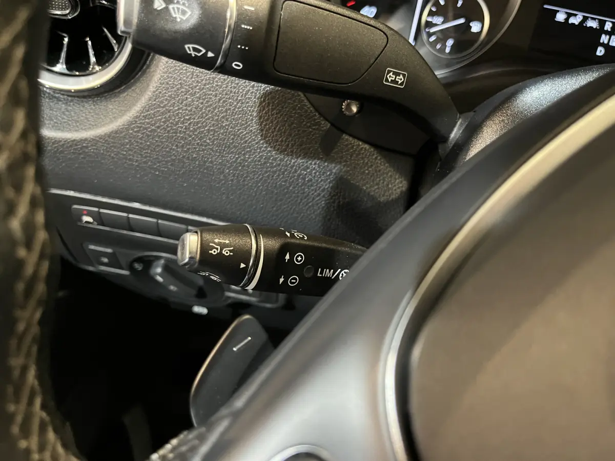 114 CDI L1 Pro RWD Automaat Servicebus / Sortimo Inrichting / Euro 6 / Schuifdeur L + R / 220V. / Airco / Cruise Control / Camera / CarPlay / Trekhaak / Klep / 3-Zits