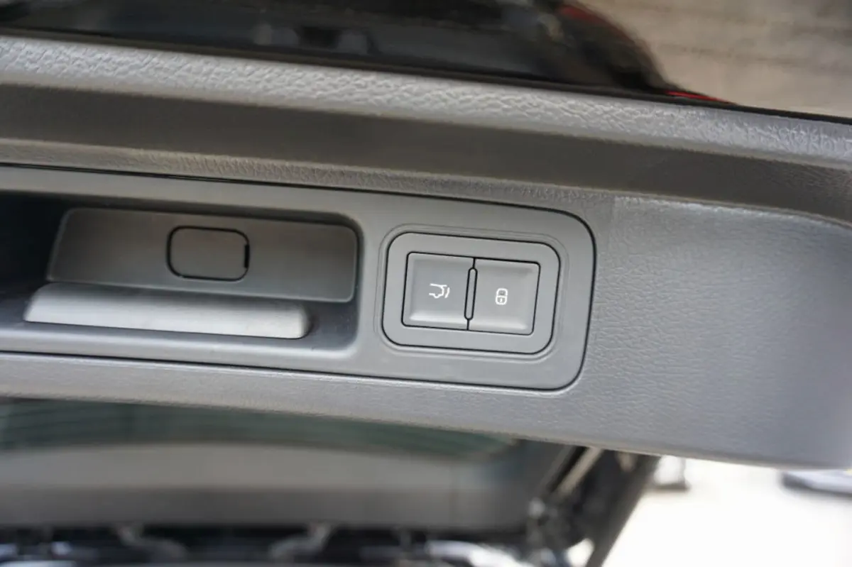 Boost 1.5 DM-i 218pk FWD Plug in Hybrid Panoramadak