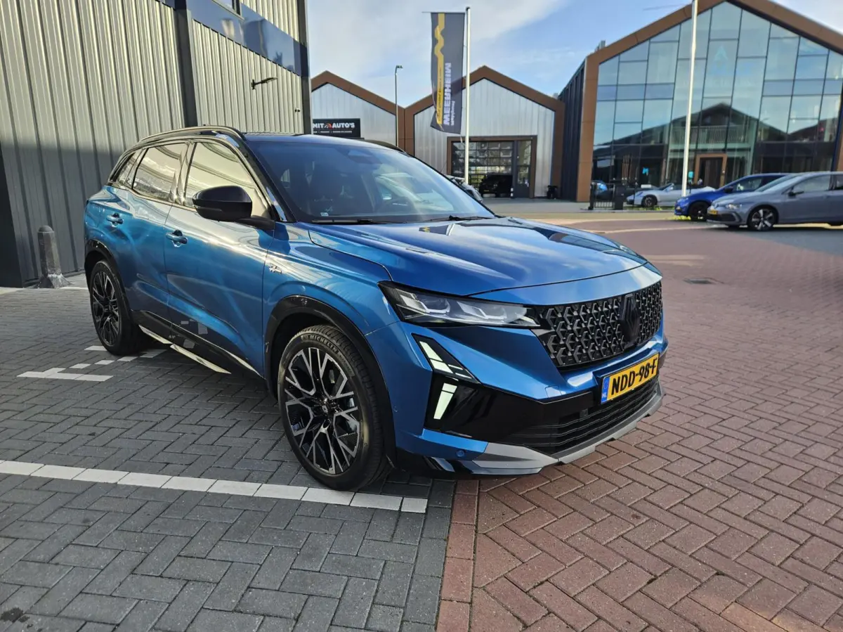 1.2 E-Tech full hybrid 200 Iconic Esprit Alpine BLAUW