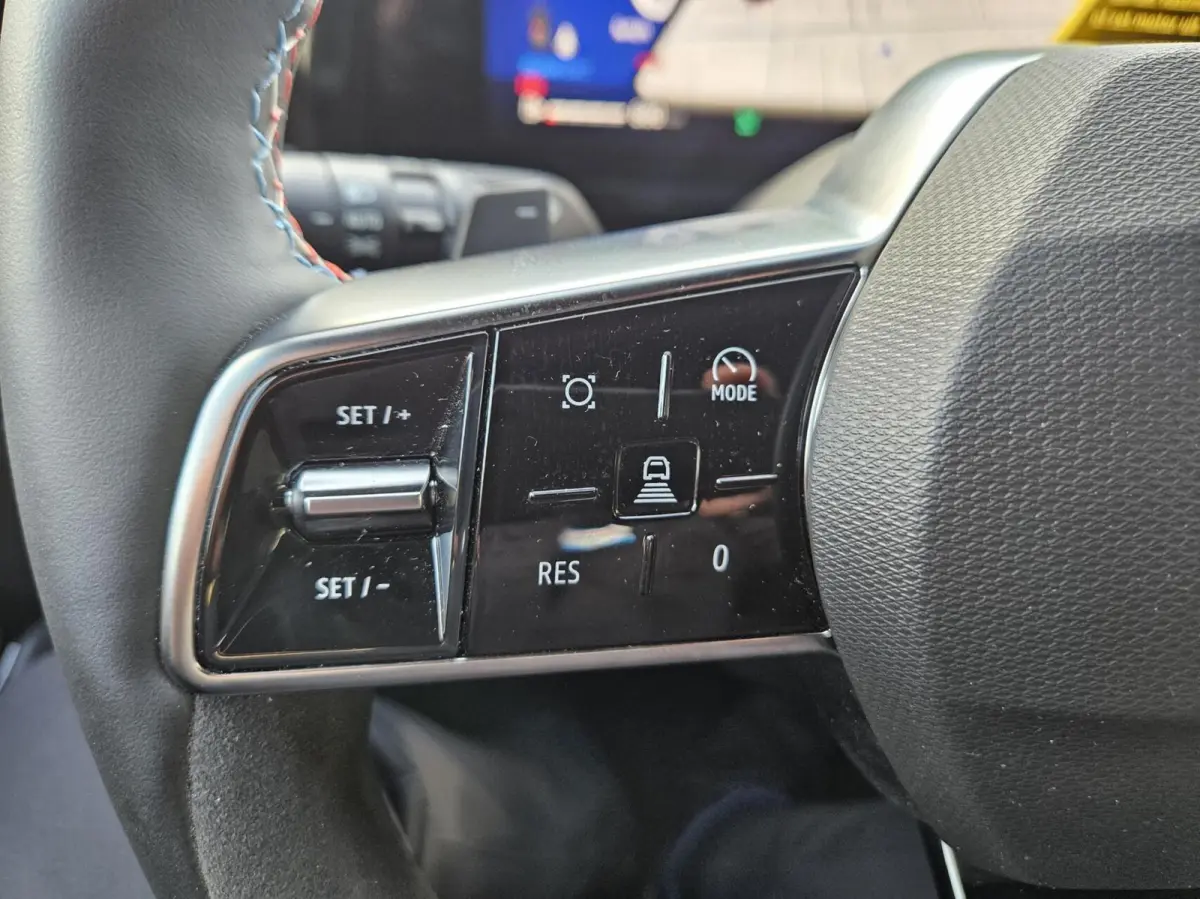 1.2 E-Tech full hybrid 200 Iconic Esprit Alpine BLAUW