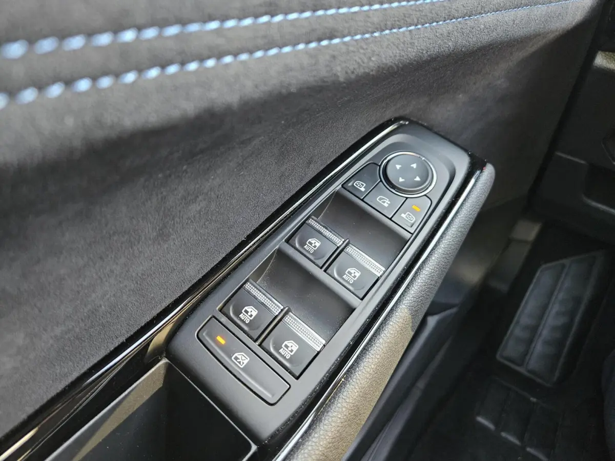 1.2 E-Tech full hybrid 200 Iconic Esprit Alpine BLAUW