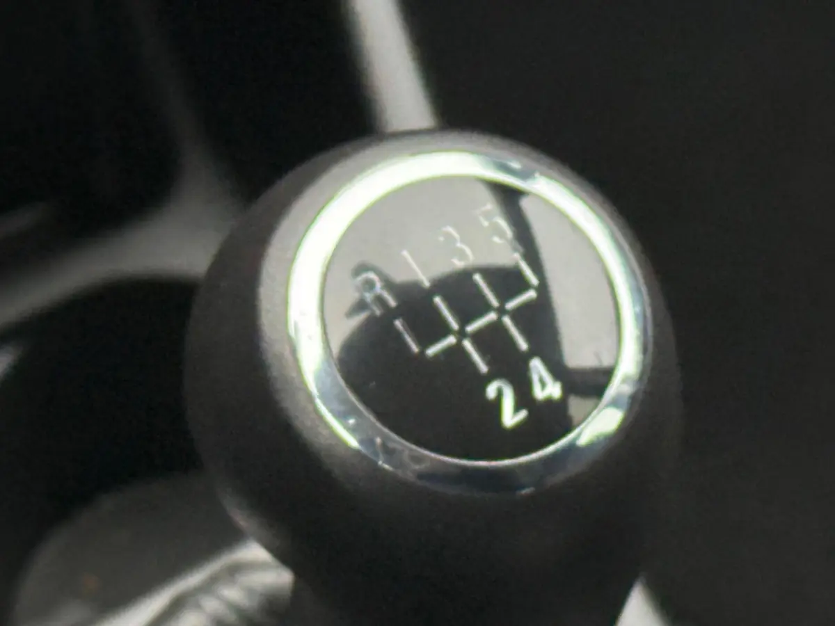 1.2 Black Edition 5drs - Black Phantom Pearl - Nav/Cruise/Bleutooth