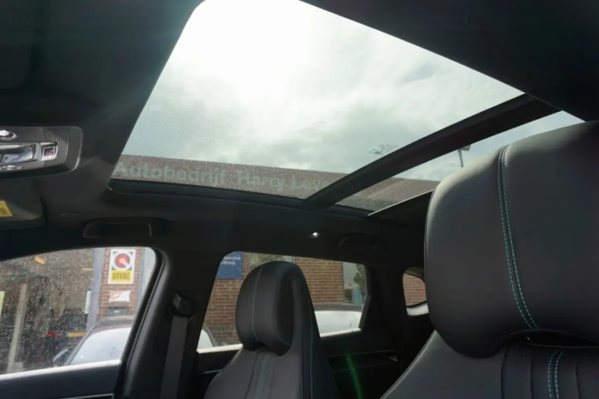 Boost 1.5 DM-i 323pk AWD Plug in Hybrid Design Panoramadak