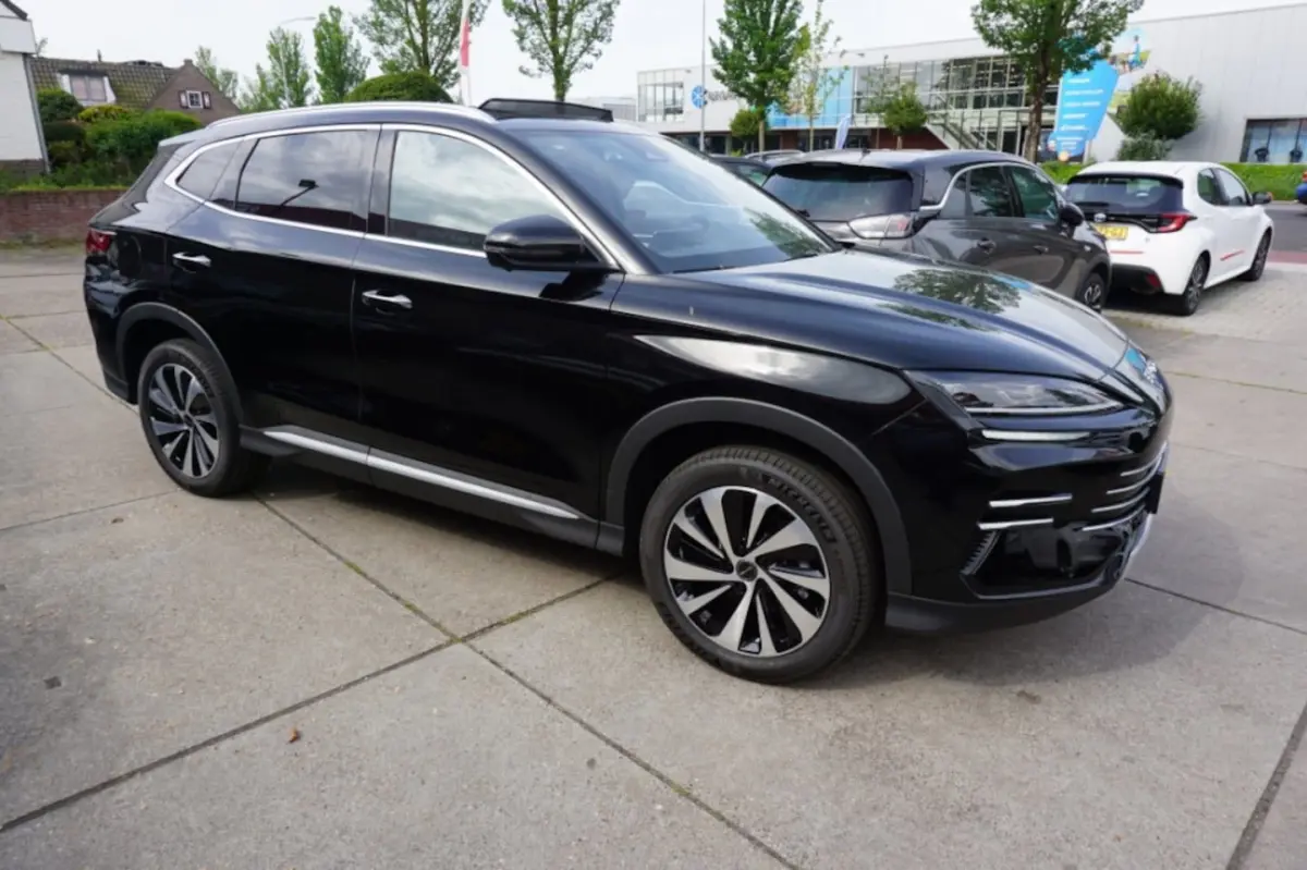 Boost 1.5 DM-i 323pk AWD Plug in Hybrid Design Panoramadak