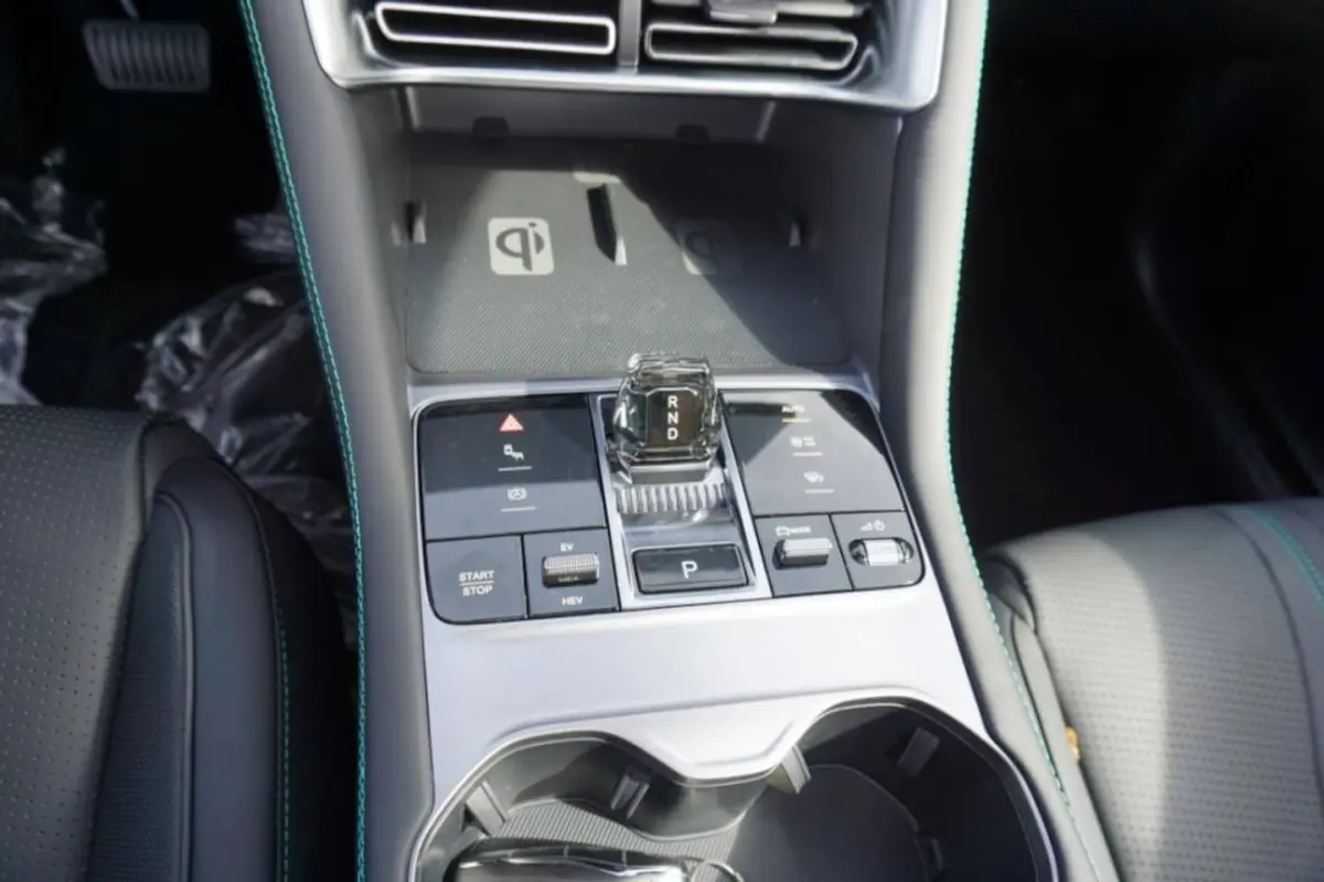 Boost 1.5 DM-i 323pk AWD Plug in Hybrid Design Panoramadak