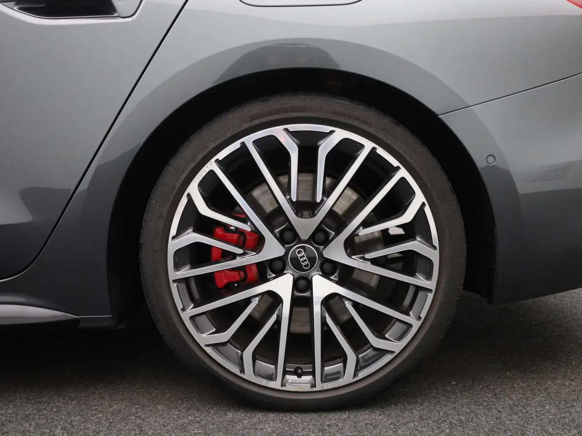 Avant 2.0 quattro S edition Competition 367 PK |