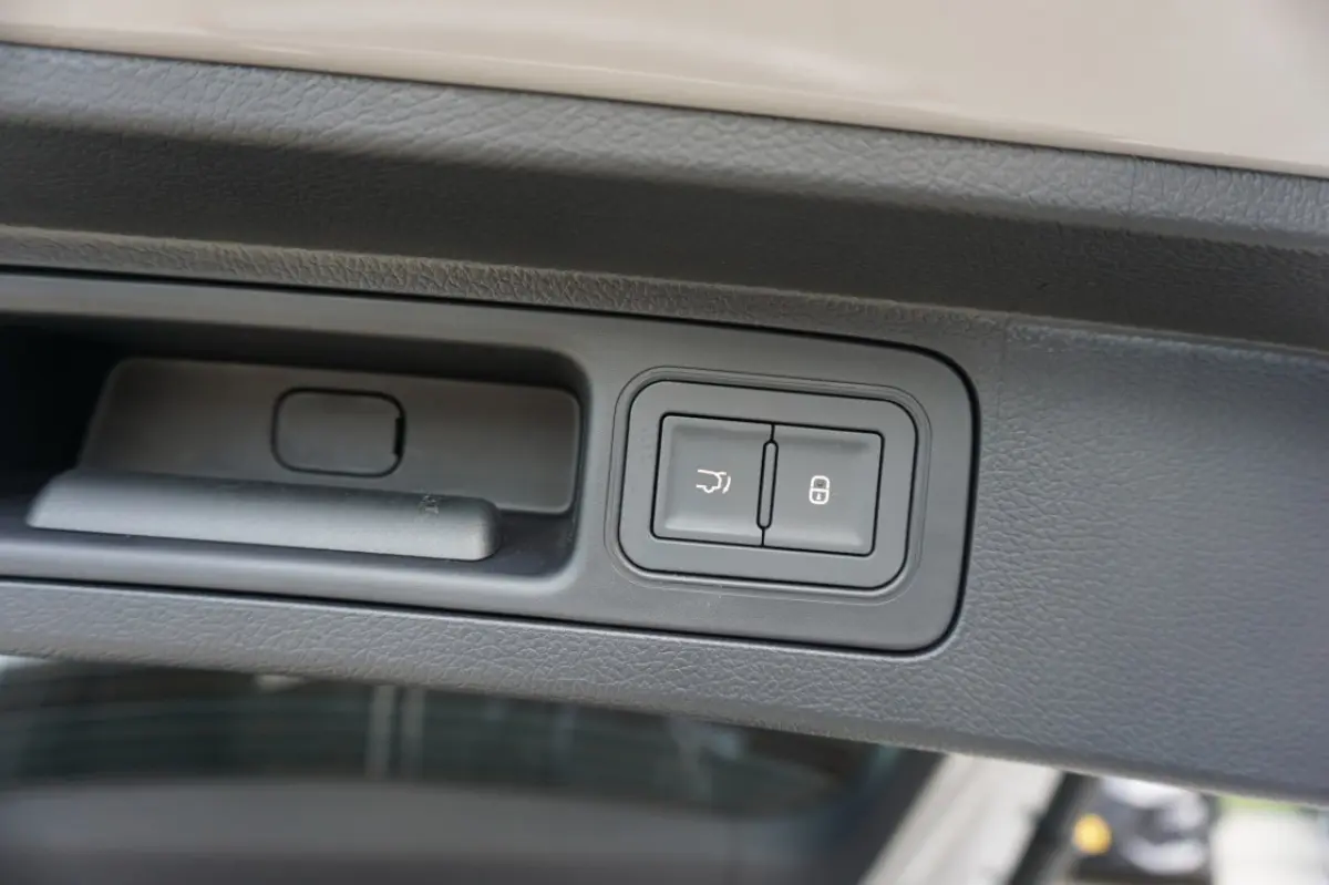 1.5 DM-i FWD Boost Plug in Hybrid Panaramadak VOL=OPTIES