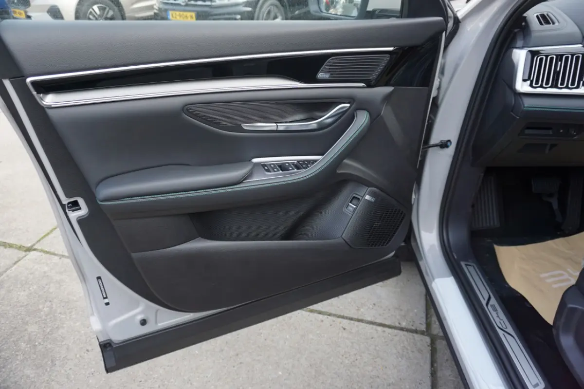 1.5 DM-i FWD Boost Plug in Hybrid Panaramadak VOL=OPTIES