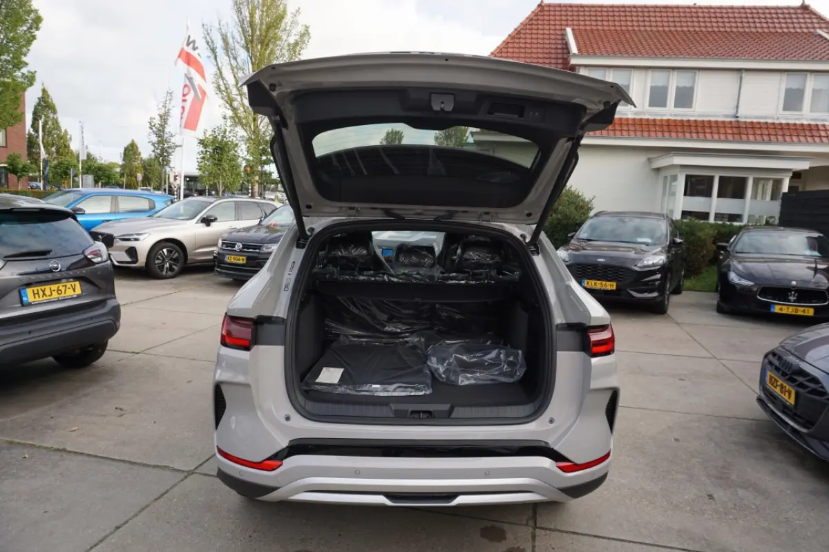 1.5 DM-i FWD Boost Plug in Hybrid Panaramadak VOL=OPTIES