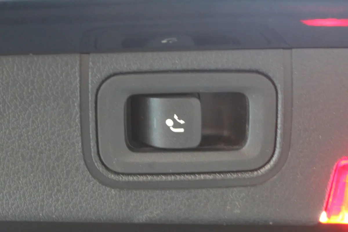250e AUT8 Premium LEDER SFEER MULTIBEAM 360-CAMERA KEY-LESS GO TREKHAAK