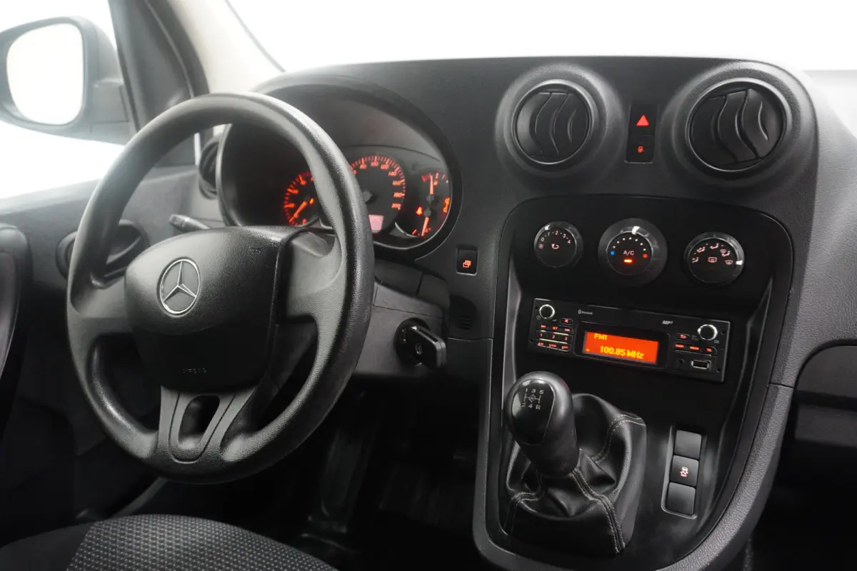 109 CDI 90PK - Airco - Cruise - PDC - € 5.490,- Excl.