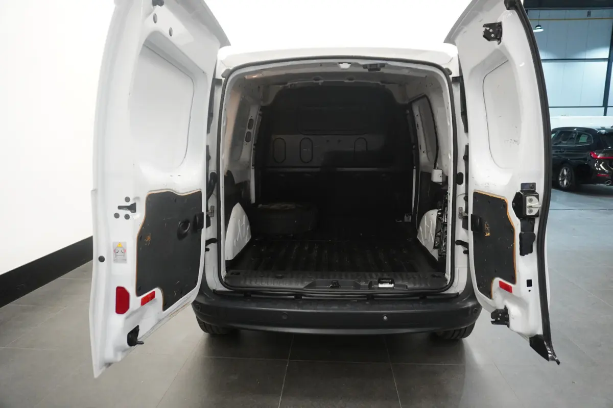 109 CDI 90PK - Airco - Cruise - PDC - € 5.490,- Excl.
