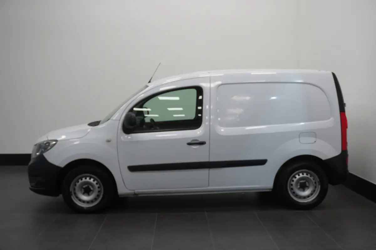 109 CDI 90PK - Airco - Cruise - PDC - € 5.490,- Excl.
