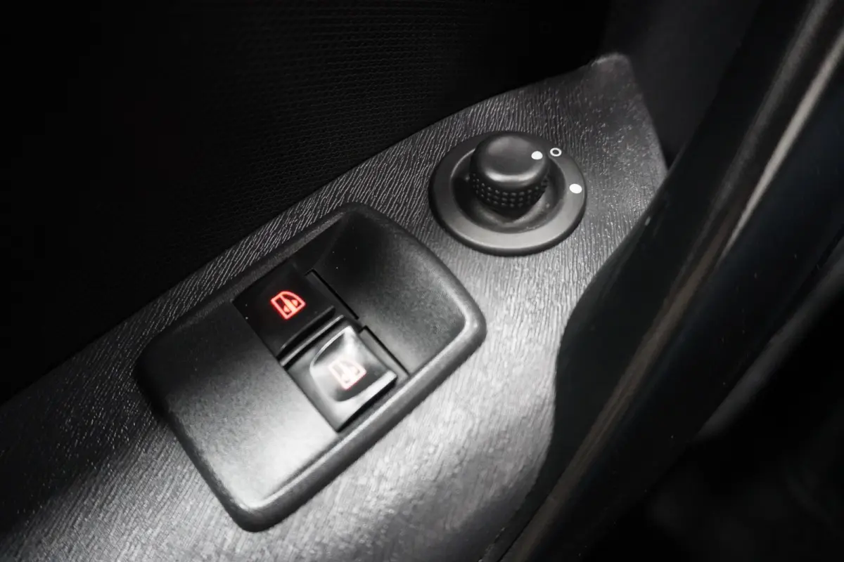 109 CDI 90PK - Airco - Cruise - PDC - € 5.490,- Excl.