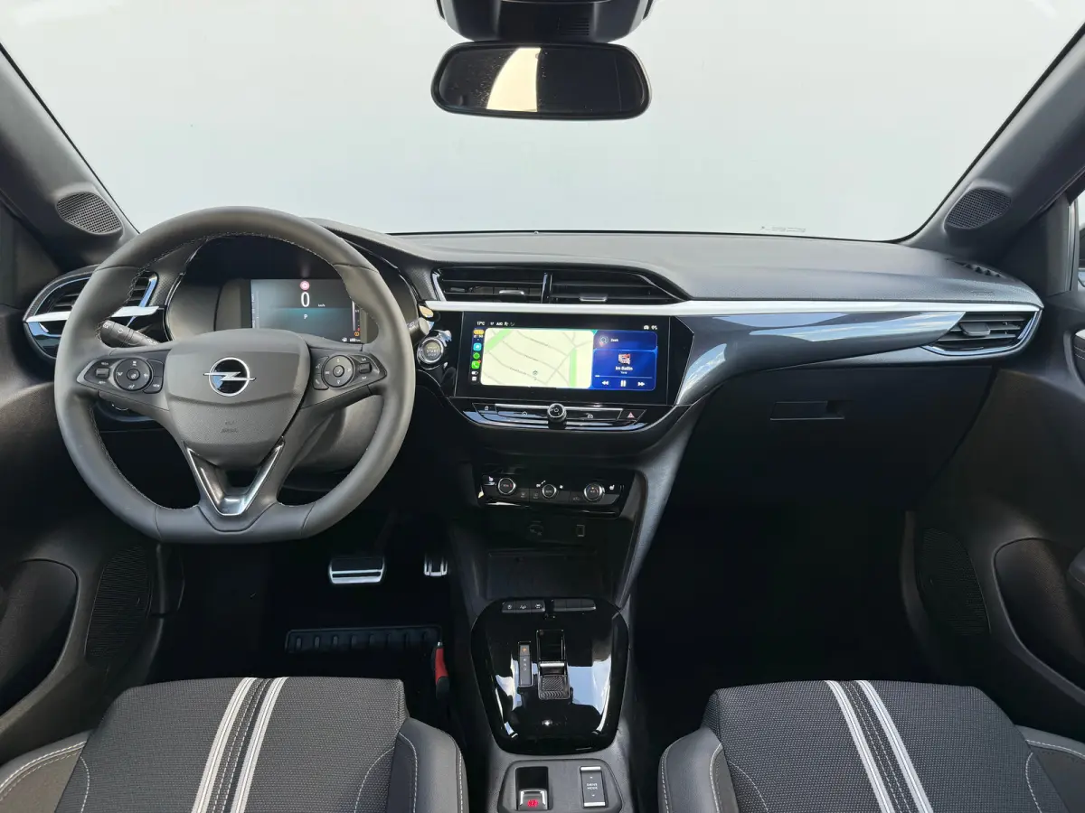 1.2 110 PK Turbo Hybrid GS | ADAPTIEVE CRUISE CONTROL| DODEHOEK DETECTIE| STUUR EN STOELVERWARMING| KEYLESS ENTRY & START| NAVIGATIE| APPLE CARPLAY/ANDROID AUTO| CAMERA + PARKEERSENSOREN| LE
