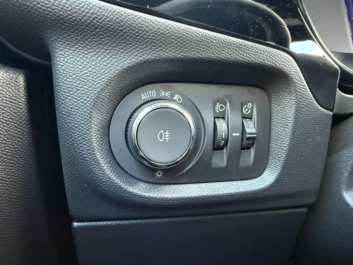 1.2 110 PK Turbo Hybrid GS | ADAPTIEVE CRUISE CONTROL| DODEHOEK DETECTIE| STUUR EN STOELVERWARMING| KEYLESS ENTRY & START| NAVIGATIE| APPLE CARPLAY/ANDROID AUTO| CAMERA + PARKEERSENSOREN| LE