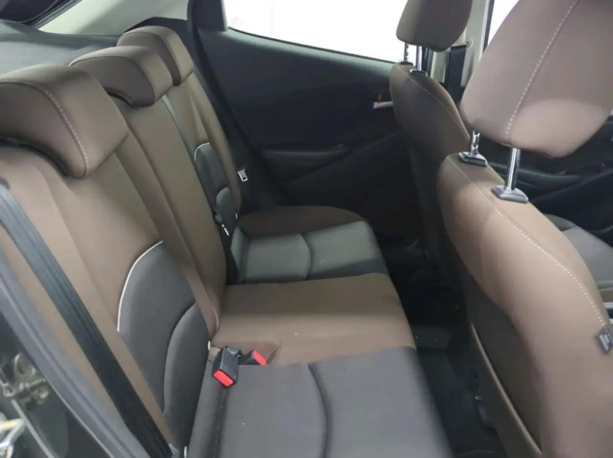 1.5 Automaat Skyactiv-G Comfort / Pdc+Camera / 5drs./ Airco / Radio-multimedia / Lmvelgen /