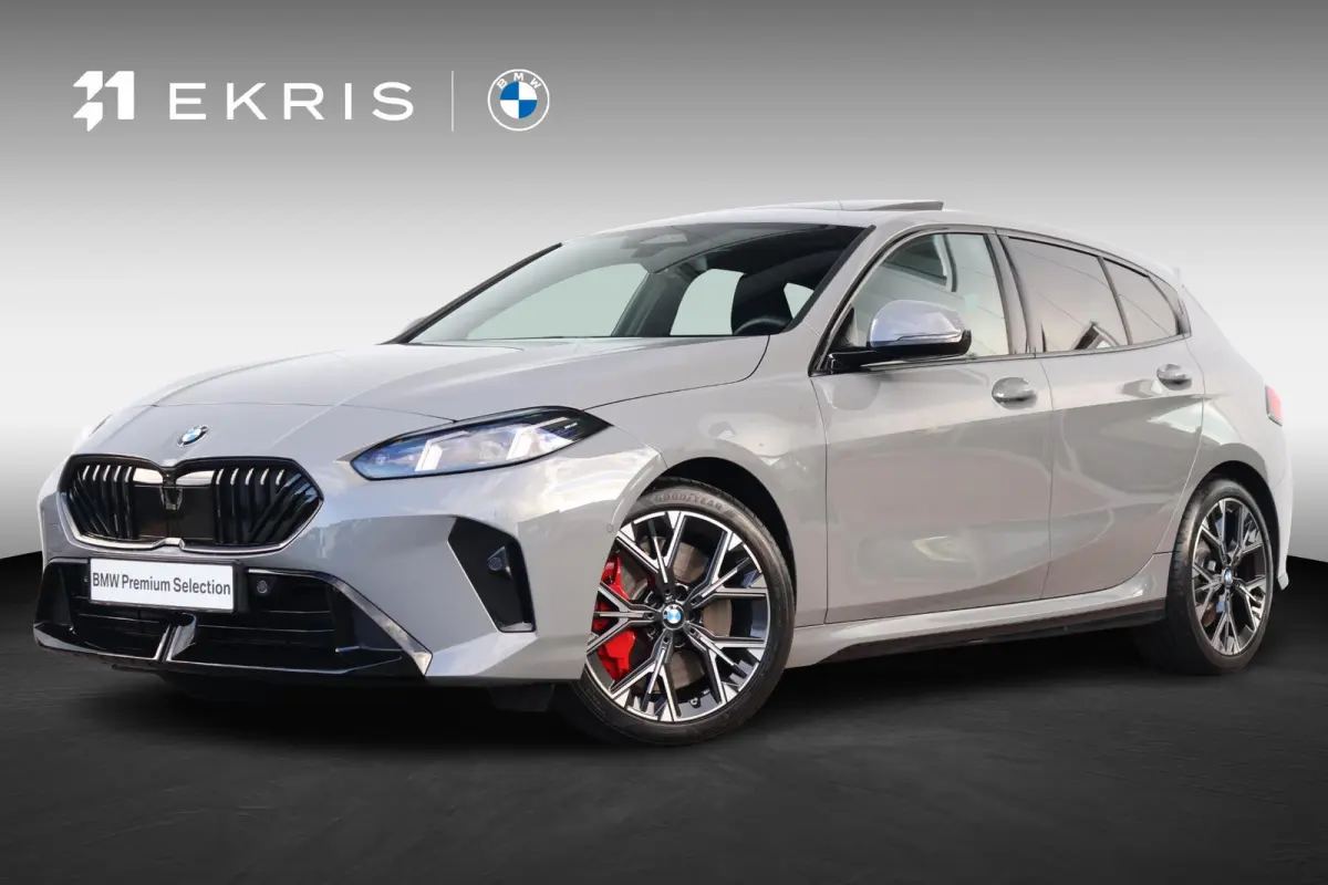 120 M Sport Design Edition | Sportpakket Pro | Panorama Dak | Invidual Nardo Grey | 19'' LM | Comforttoegang | Harman Kardon | Achteruitrijcamera | PDC |