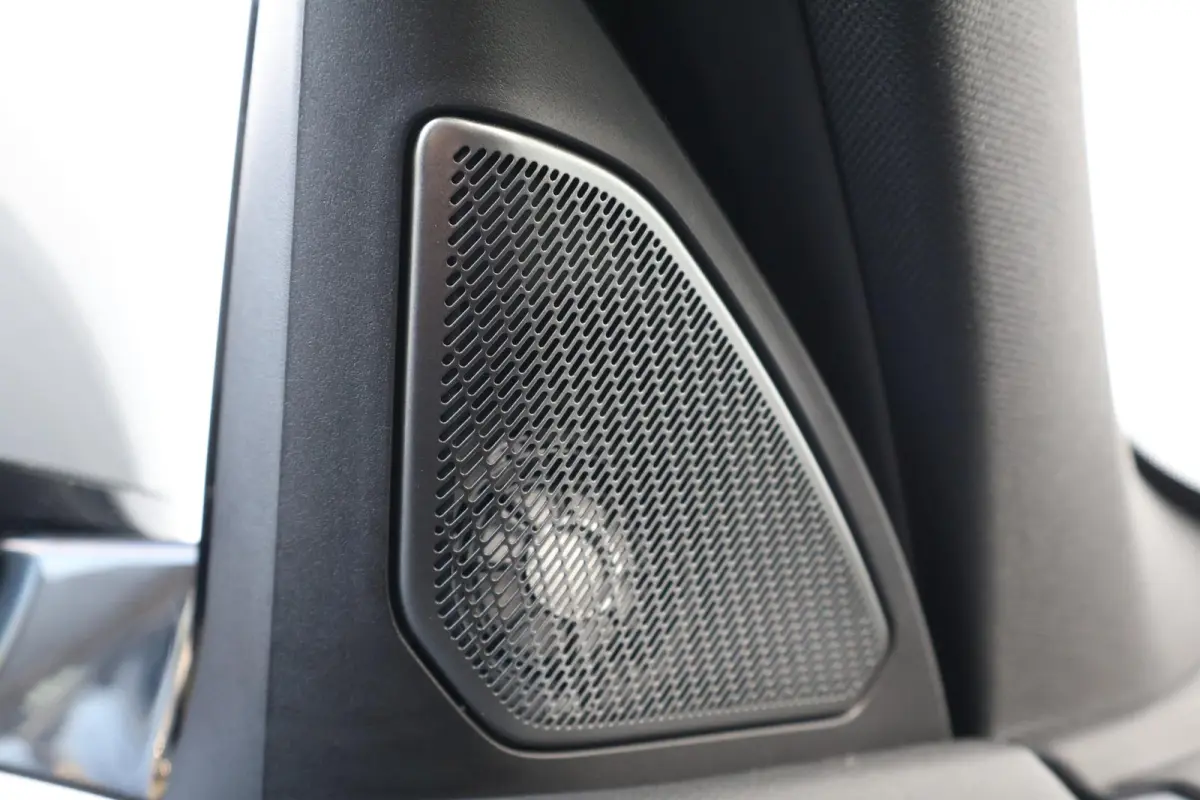 120 M Sport Design Edition | Sportpakket Pro | Panorama Dak | Invidual Nardo Grey | 19'' LM | Comforttoegang | Harman Kardon | Achteruitrijcamera | PDC |