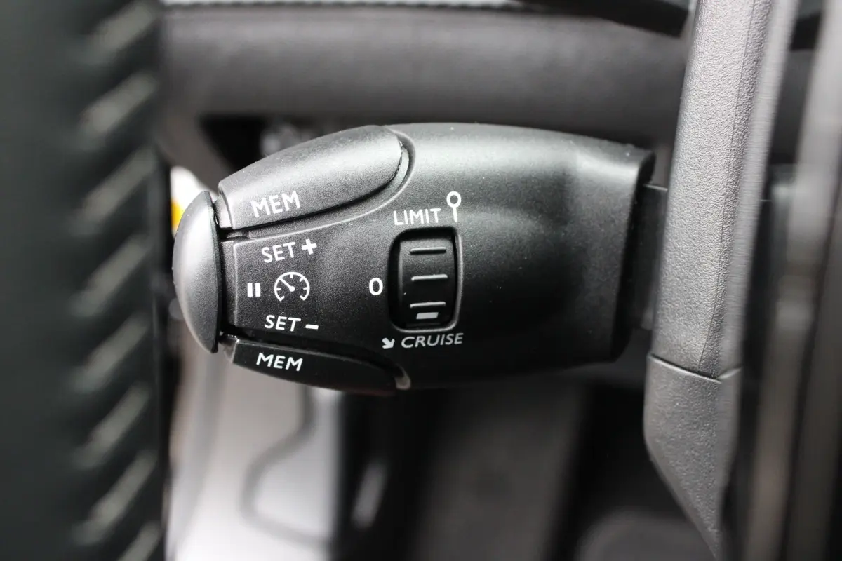 EV Active 50 kWh | Fase 3 laden | SOH 94,31% | Navi by app | Apple carplay | Trekhaak | Bluetooth | NL auto | 21.000km |