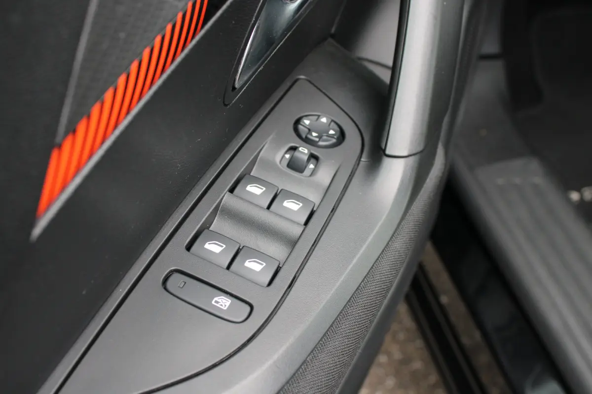EV Active 50 kWh | Fase 3 laden | SOH 94,31% | Navi by app | Apple carplay | Trekhaak | Bluetooth | NL auto | 21.000km |