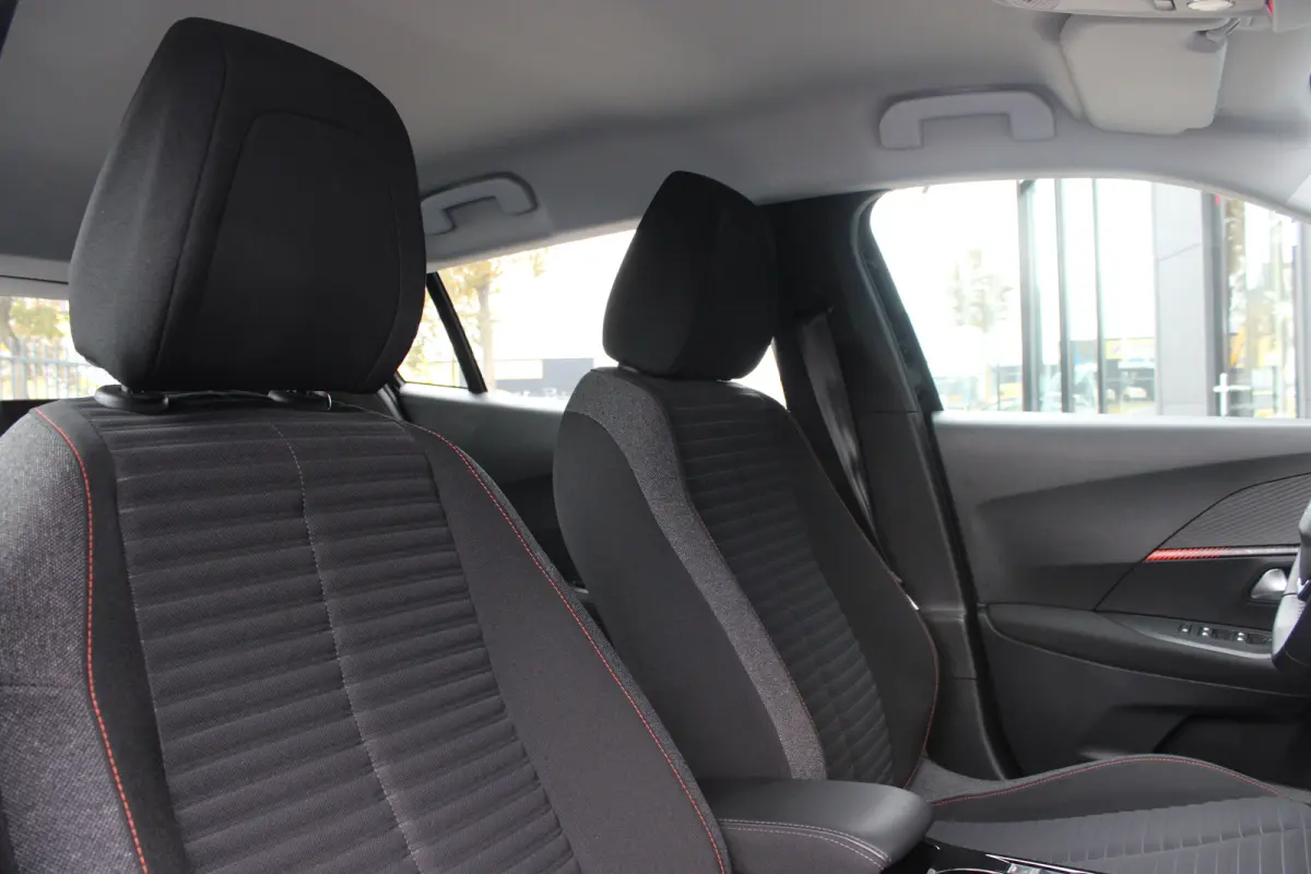 EV Active 50 kWh | Fase 3 laden | SOH 94,31% | Navi by app | Apple carplay | Trekhaak | Bluetooth | NL auto | 21.000km |