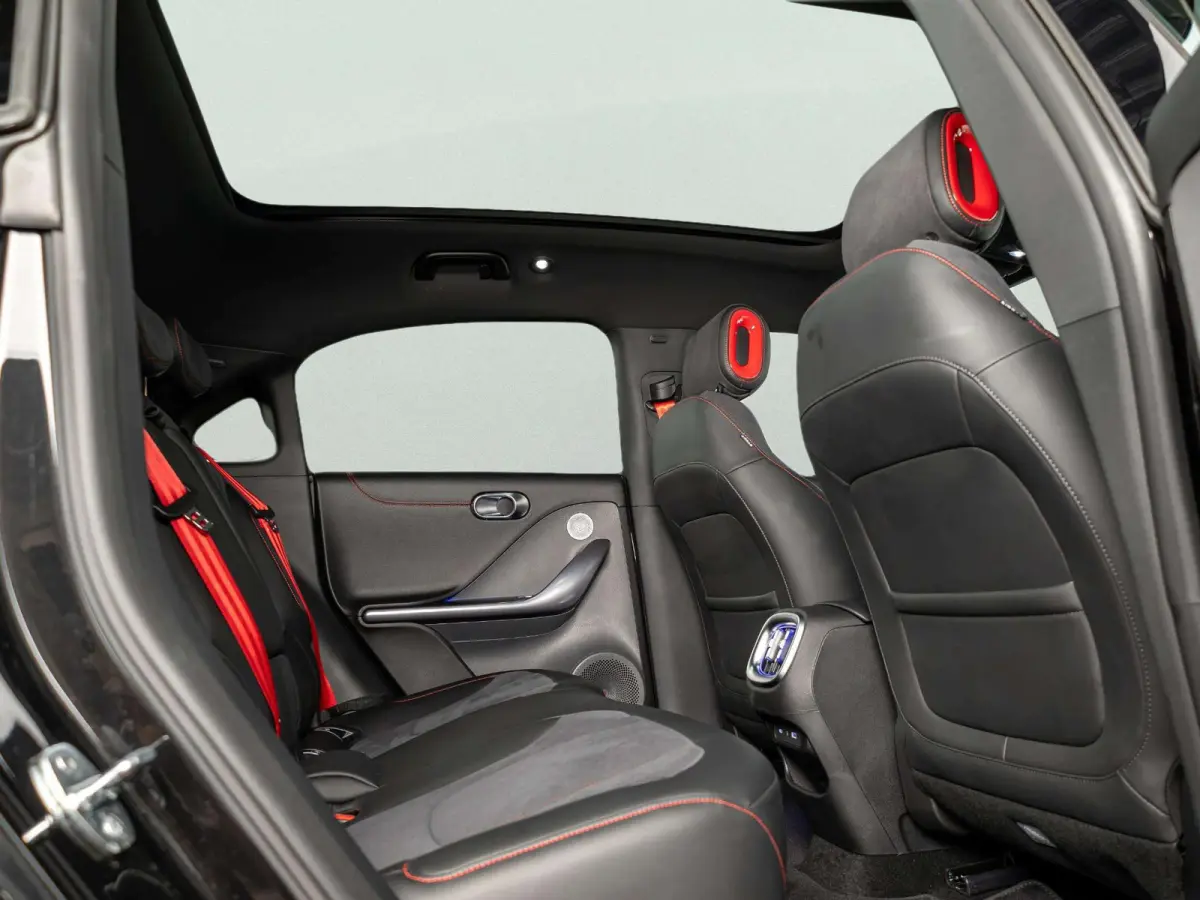BRABUS 66 kWh