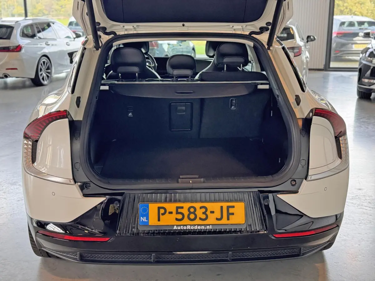 Plus 168kW/77,4 kWh RWD Plus|SoH 95,3%|Meridian Surround|