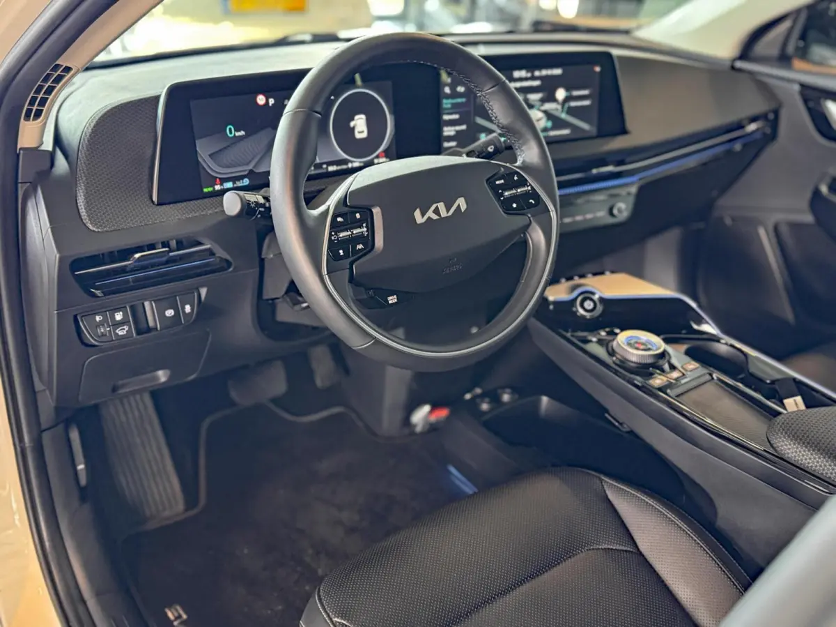 Plus 168kW/77,4 kWh RWD Plus|SoH 95,3%|Meridian Surround|